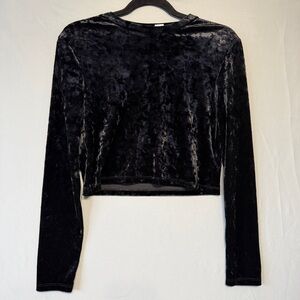 Divided H&M Womens Velvet Long Sleeve Cropped Top Size Medium Black Whimsigoth